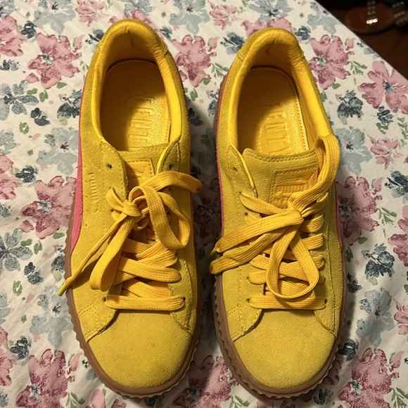 Yellow and pink platform suede fenty pumas - Picture 2 of 5
